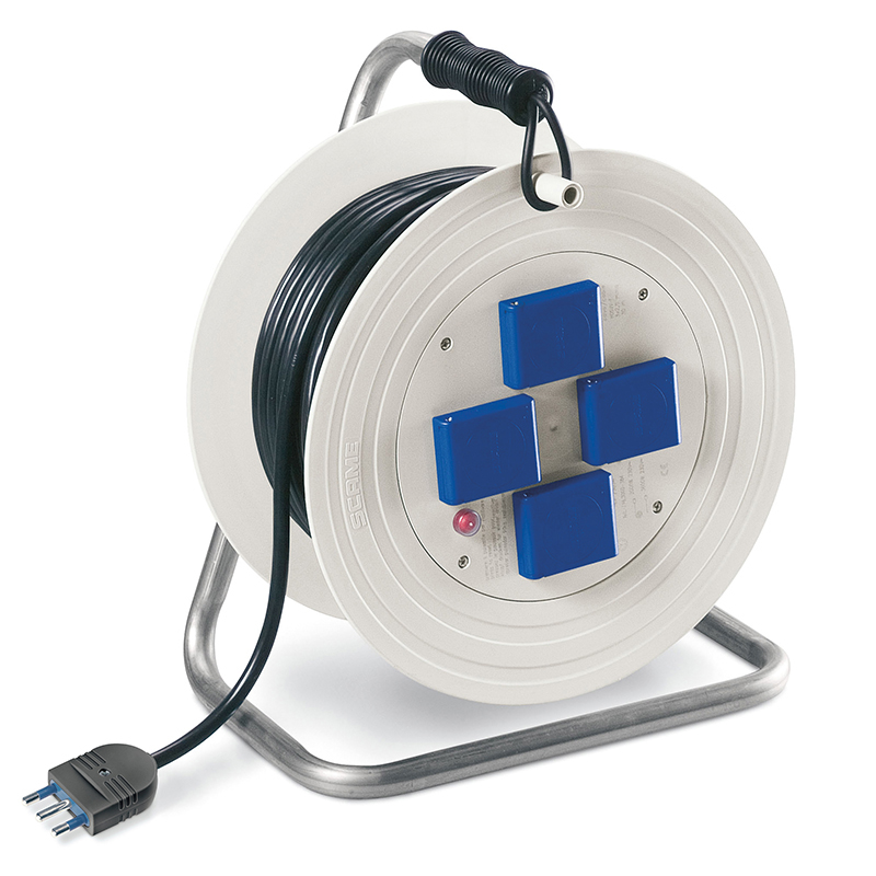 Serie Roller 330 Avvolgicavo Domestico Ip20 3X1,5Mm, Lunghezza cavo 40m, N° uscite disponibili 4 NR - SCAME 746.4000-010